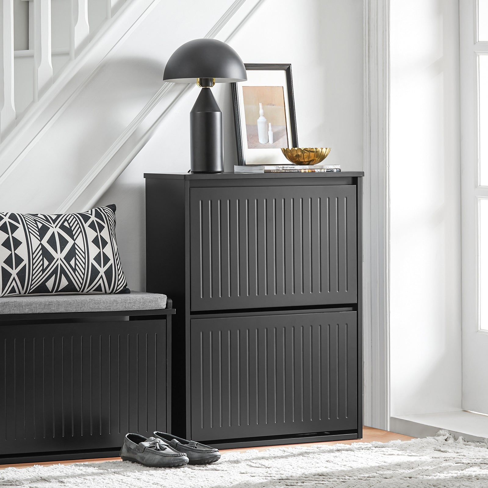 Scarpiera Con 2 Ribalte E 4 Ripiani Scarpiera Con Scomparto Aggiuntivo Portascarpe Salvaspazio Nero 61x26x81cm FSR165-K-SCH