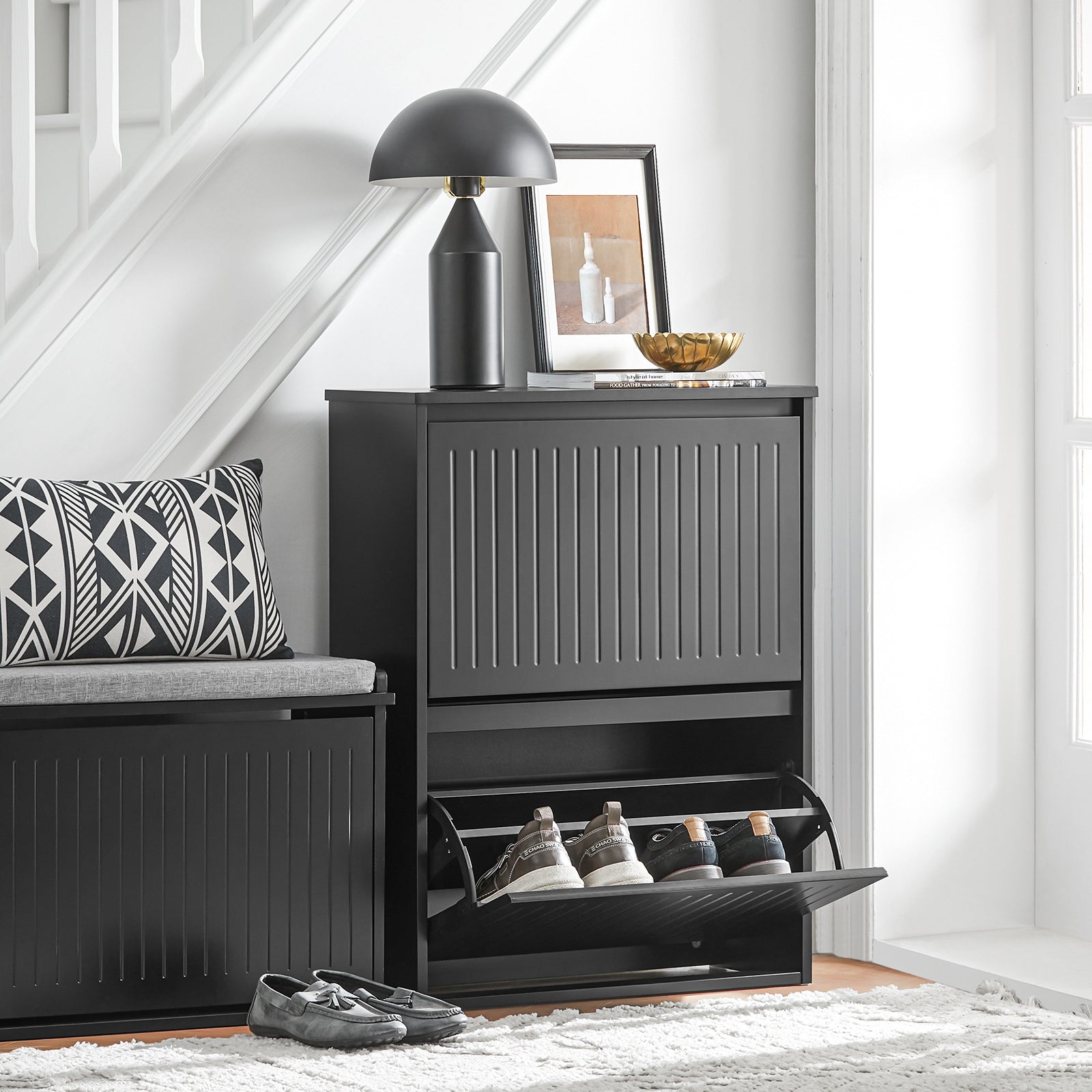 Scarpiera Con 2 Ribalte E 4 Ripiani Scarpiera Con Scomparto Aggiuntivo Portascarpe Salvaspazio Nero 61x26x81cm FSR165-K-SCH