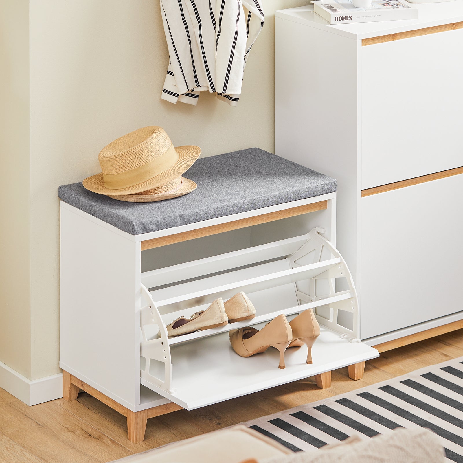 SoBuy Scarpiera con Ribalta Scarpiera con Panca Imbottita, Scarpiera Salvaspazio, Mobile da Ingresso, Bianco-Naturale, 60x34x55 cm FSR191-WN