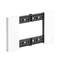 Bticino living now placca bianca in plastica per supporti modulari *** numero posti 4 moduli, confezione 1