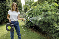 AQUABAG STYLE VERDE LIME, mini avvolgitubo per giardino,11,5M tubo,lancia 8 getti,raccordi,appendibile,Made in Italy