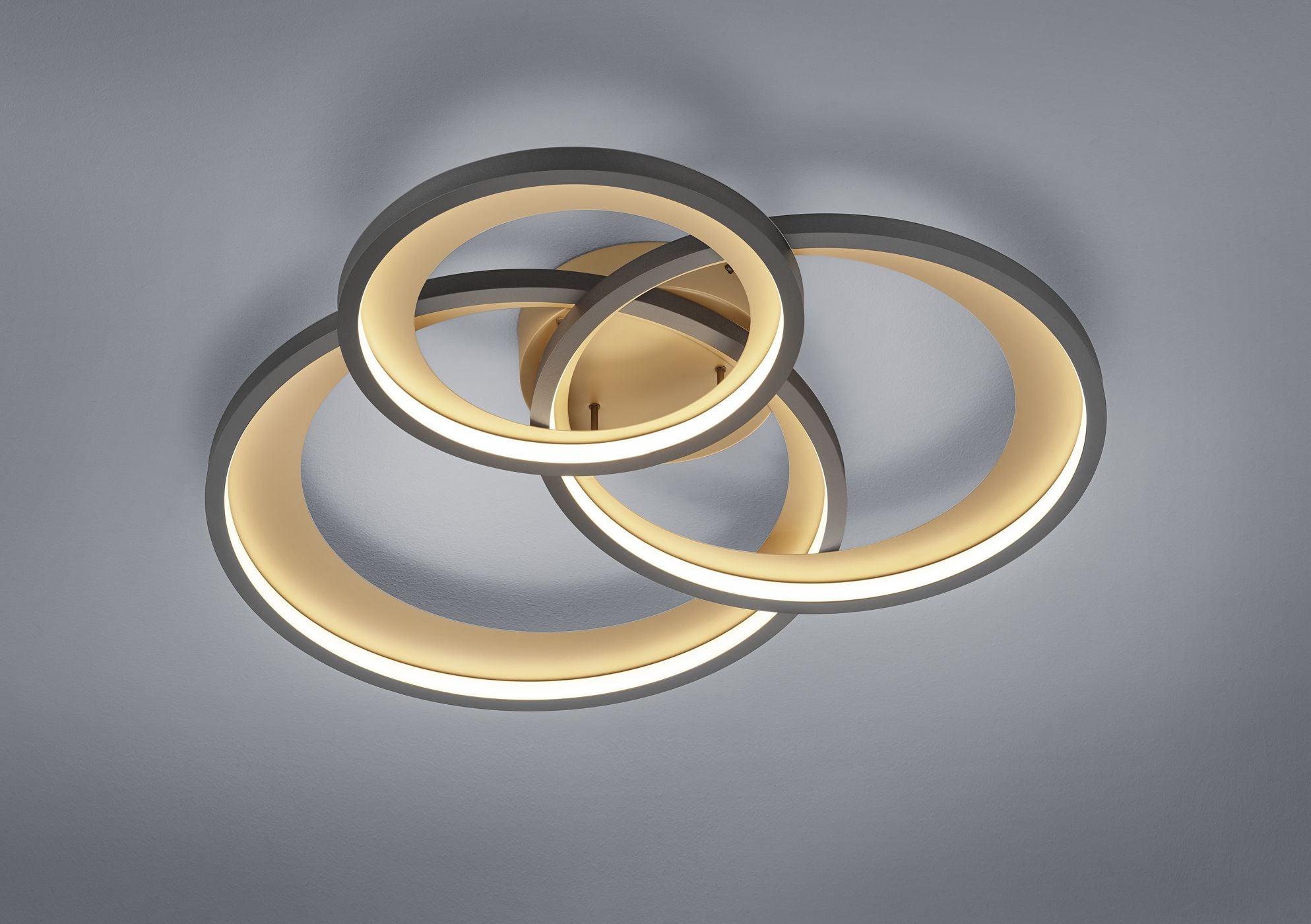 GRANADA PLAFONIERA LED 36W 4300lm, 3000K TRIPLO CERCHIO NERO CON RIFLETTORE ORO DIMMERABILE CON INTERRUTTORE PARETE L. 71,5CM