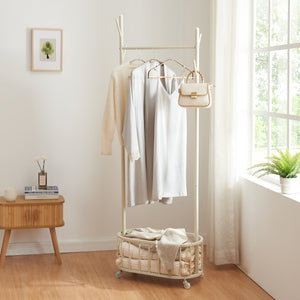 Stand Appendiabiti Risør con Rotelle Barra Porta Abiti e Cestello 175 x 60 x 32 cm Acciaio Bianco [en.casa]