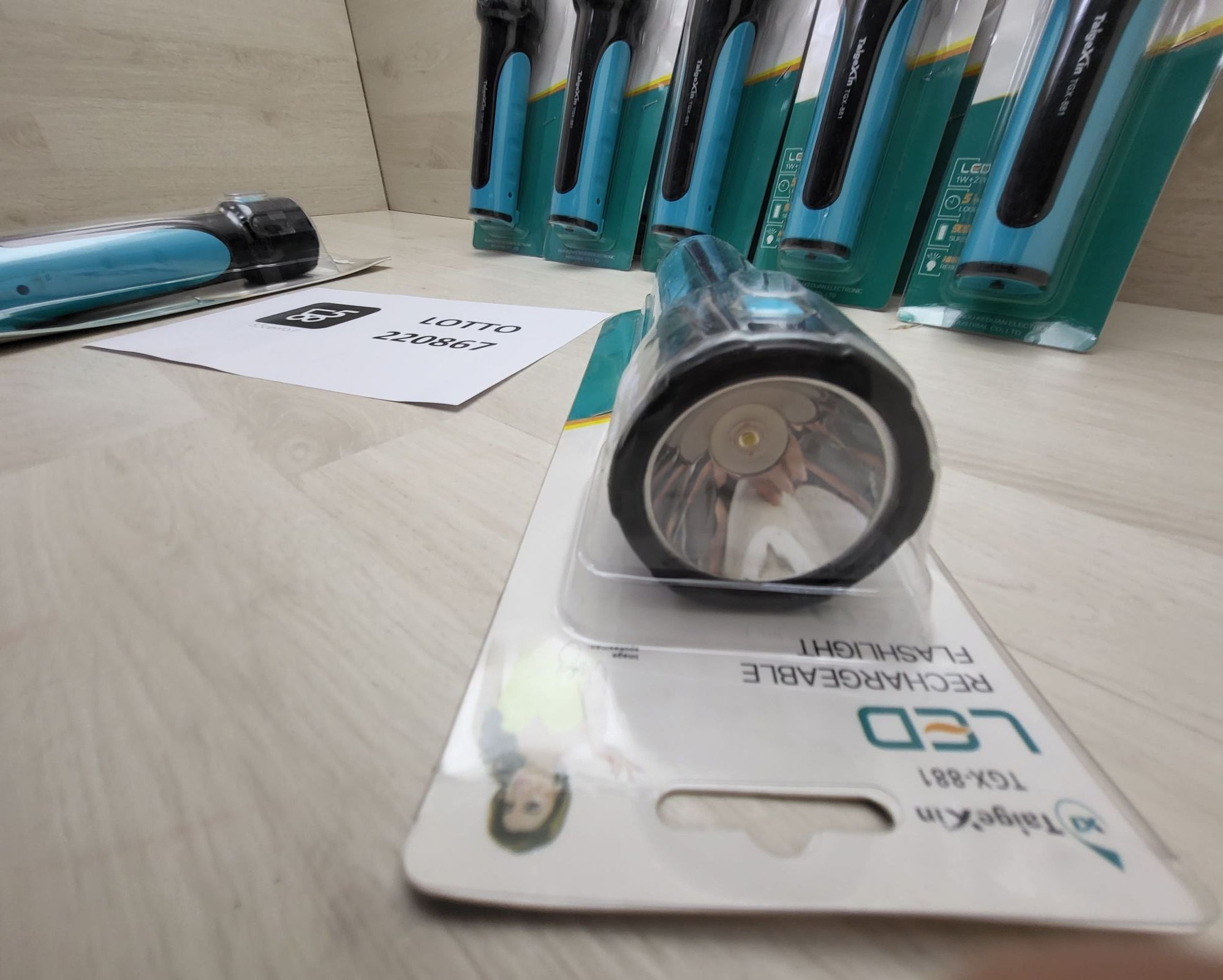 Grande Lotto Stock materiale elettronico 12 Luci Led Cob a batteria nere nuovo usato misto da rivendere 220867