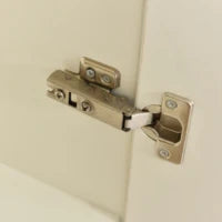 Credenza Moderna con 2 Ante, 2 Ripiani e 3 Cassetti, con Illuminazione a LED, 140x30x77.5 cm, Bianco e Color Legno Naturale