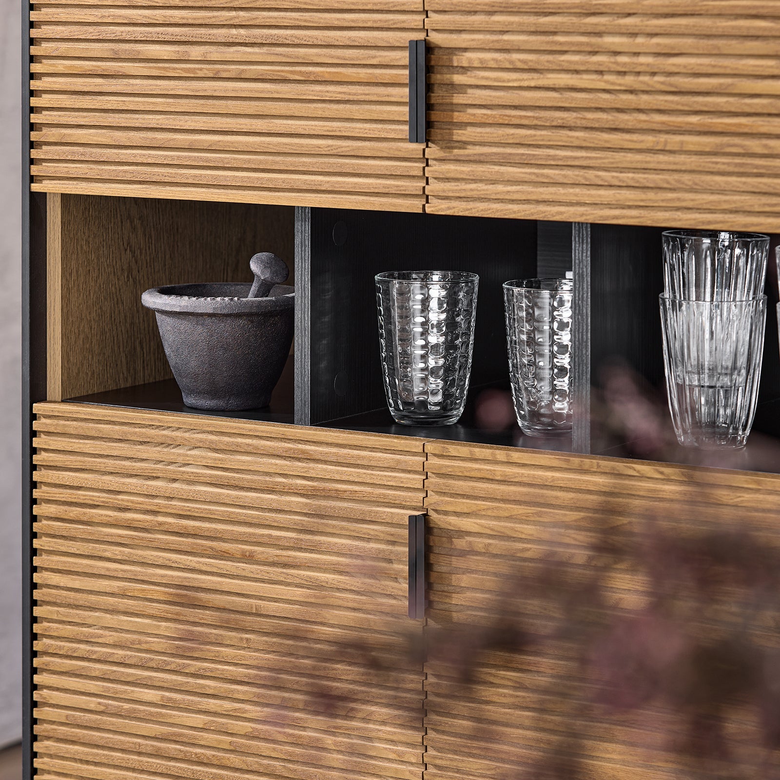 Credenza decorativa Consolle laterale stretta Nero 84x40x132cm HFSB03-SCH