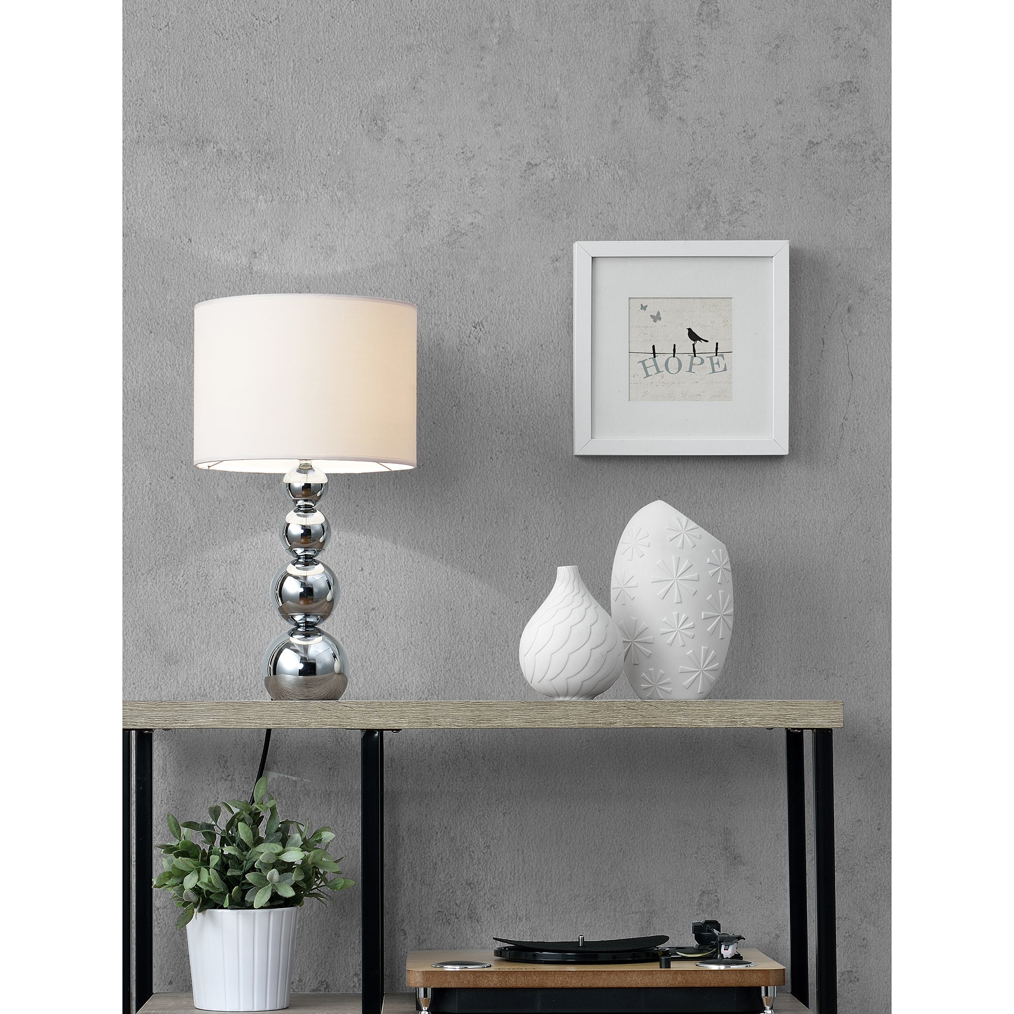 Lampada da Tavolo Snow con Paralume Cilindrico e Stelo Decorativo - Bianco / Cromo lux.pro