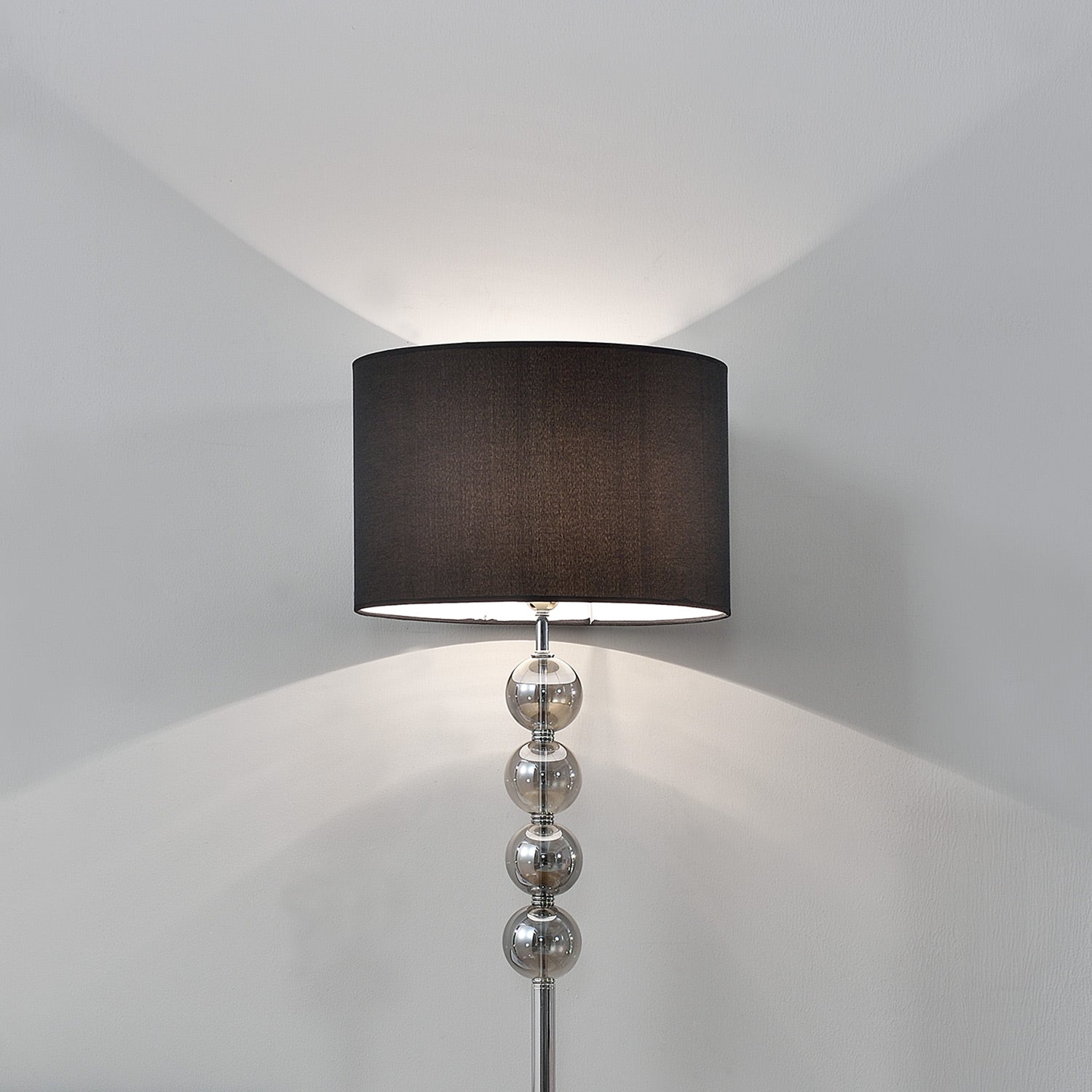 Lampada da Terra Alta 155 cm Lampada a Stelo con 4 Sfere Decorative Piantana con Paralume Cilindrico Nero - lux.pro