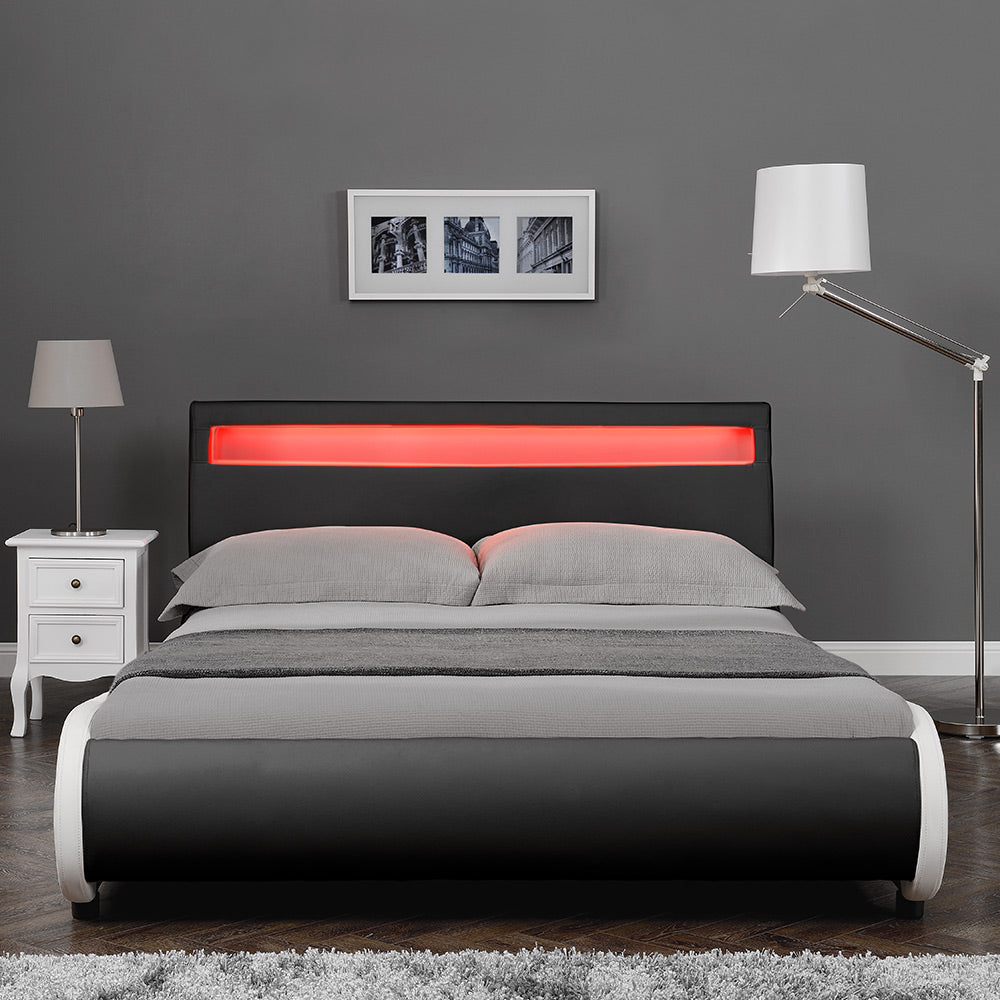 Letto Matrimoniale con Materasso 180x200 cm Testiera Alta con Illuminazione a LED Similpelle Nero Corium