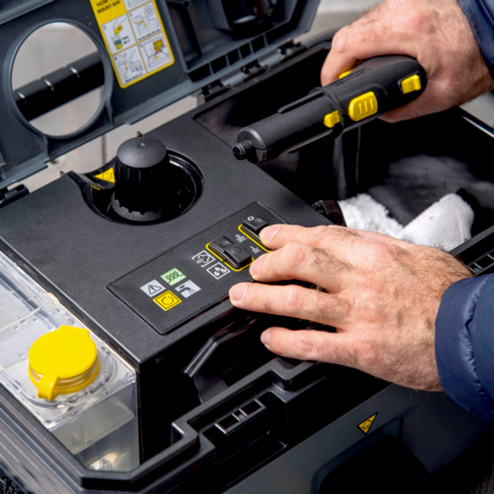 KARCHER Pulitore a vapore Professionale SG 4/2 Classic - Capacità del serbatoio: 0.5 l - Pressione del vapore: max. 4 bar - Temperatura caldaia: max. 145 °C