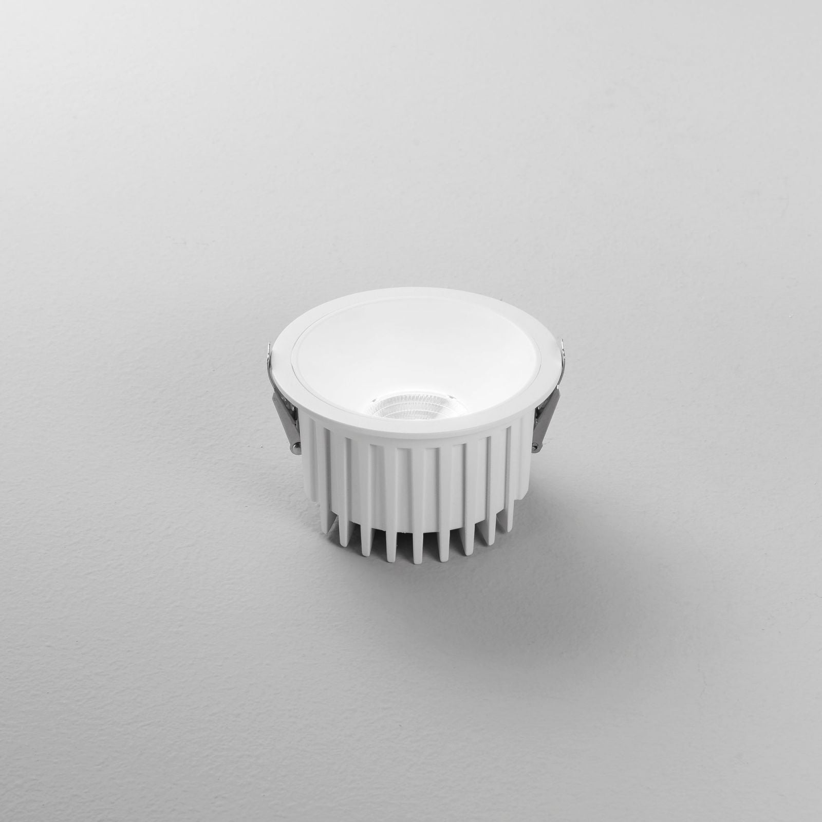 INCASSO LED QUANTUM BIANCO 18W 2000LM CCT 3000K / 4000K / 6500K IP44 13,5X8,5CM