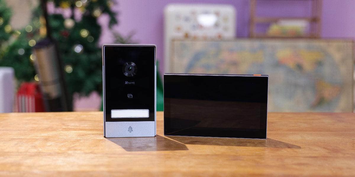 EZVIZ HB7. Telecamera WiFi da Esterno 4MP Motorizzata.  Copertura Visiva a 360¬∞. batteria 210 giorni da 10400 mAh