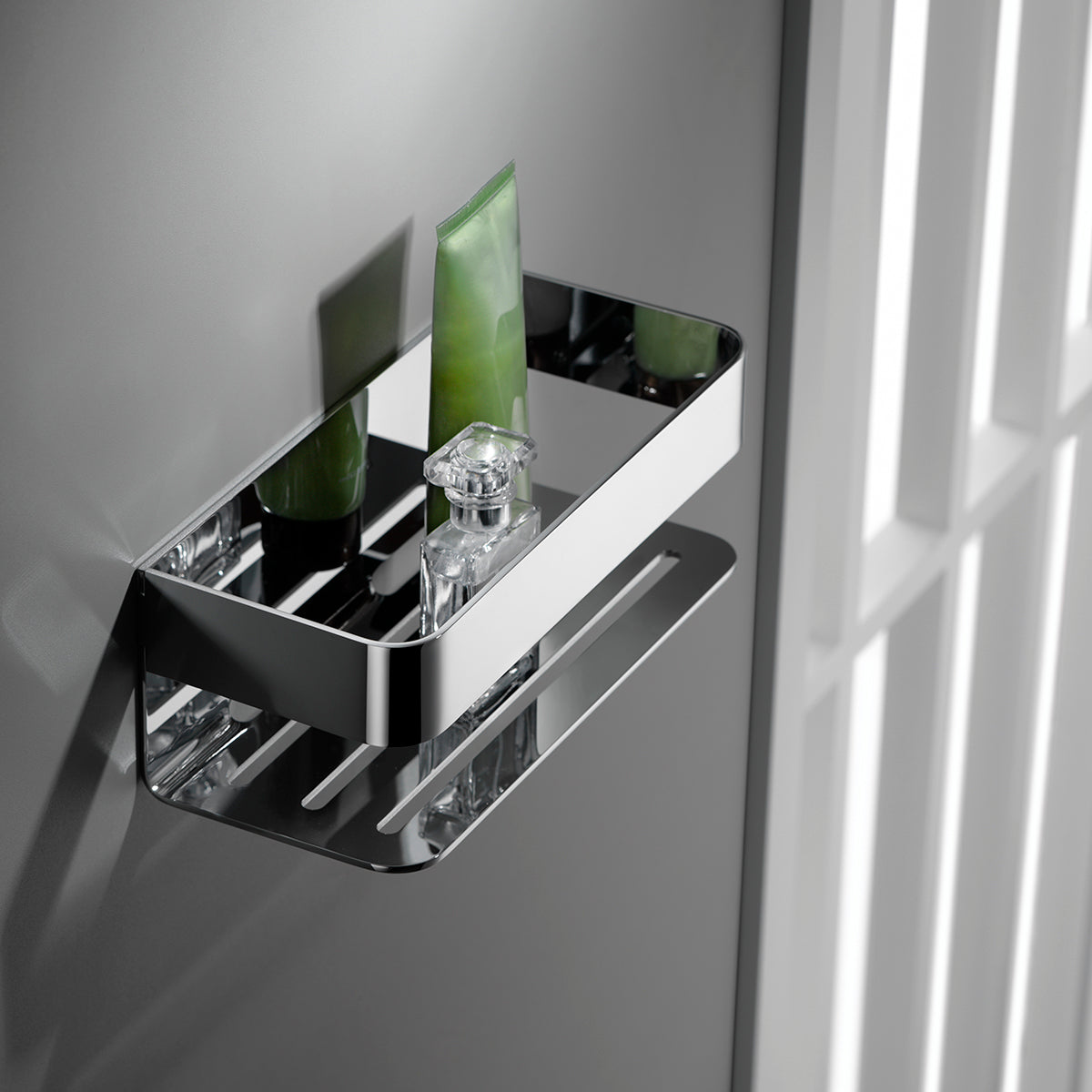 IMEX Portasapone frontale in acciaio inox S.304 e ottone con finitura cromata, resistente e facile da pulire, design compatto per bagno e cucina - Modello Mayura Imex-ADY007