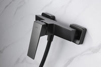 IMEX Miscelatore doccia in ottone con finitura black gun metal PVD manopola quadrata tubo flessibile 180 cm in PVC portamanopola in ABS cartuccia ceramica Ø35 mm Modello Imex-BDAR025-5BGM Art Blac