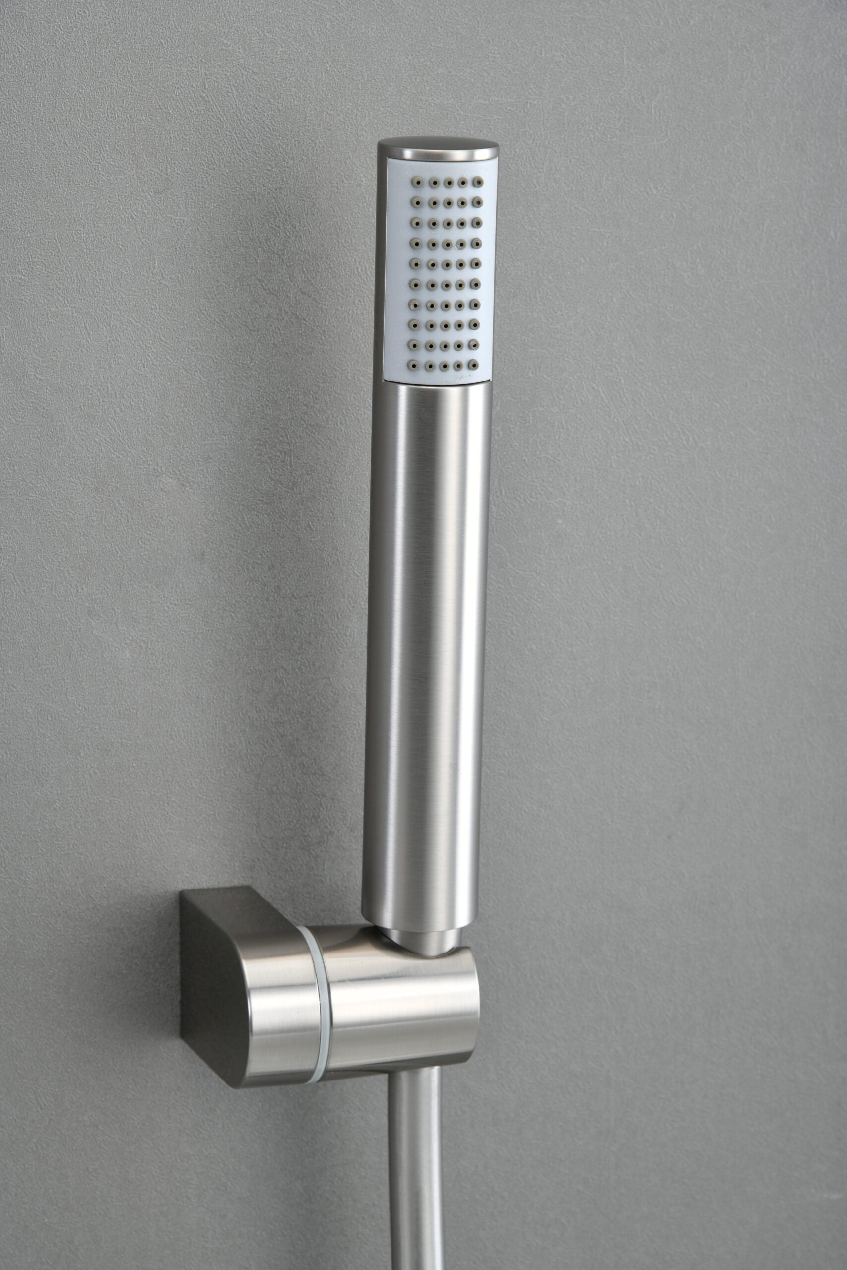 IMEX Miscelatore vasca-doccia con corpo in ottone tubo flessibile PVC 180 cm supporto doccia ABS maniglia rotonda cartuccia ceramica Ø35 mm finitura nichel spazzolato modello Monza Imex-BDM039-4