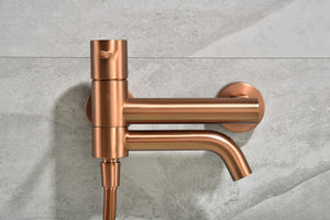 IMEX Miscelatore vasca-doccia oro rosa in ottone con tubo flessibile PVC 180 cm supporto doccia ABS maniglia rotonda cartuccia ceramica Ø35 mm finitura PVD spazzolata - Modello Imex-BDM039-4ORC Mo