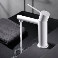 IMEX Miscelatore monocomando per lavabo in ottone e zama finitura bianco opaco con cartuccia ceramica Ø26mm e tubi flessibili 3/8 Serie Milos modello Imex-BDYS045-1BL