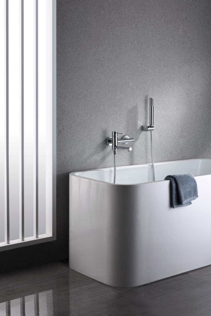 IMEX Miscelatore vasca-doccia cromato in ottone e zama, tubo flessibile metallo 1,8 m, supporto ABS, maniglia doccia rotonda, cartuccia ceramica Ø35 mm - Modello Milos Stick (Imex-BDYS045-4)