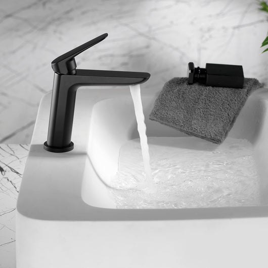 IMEX Miscelatore lavabo monocomando corpo in ottone e zama nero opaco, cartuccia ceramica Ø25mm, aeratore ultrasottile, tubi flessibili 3/8 inclusi, serie BELGICA - modello Imex-BDZ044-1NG
