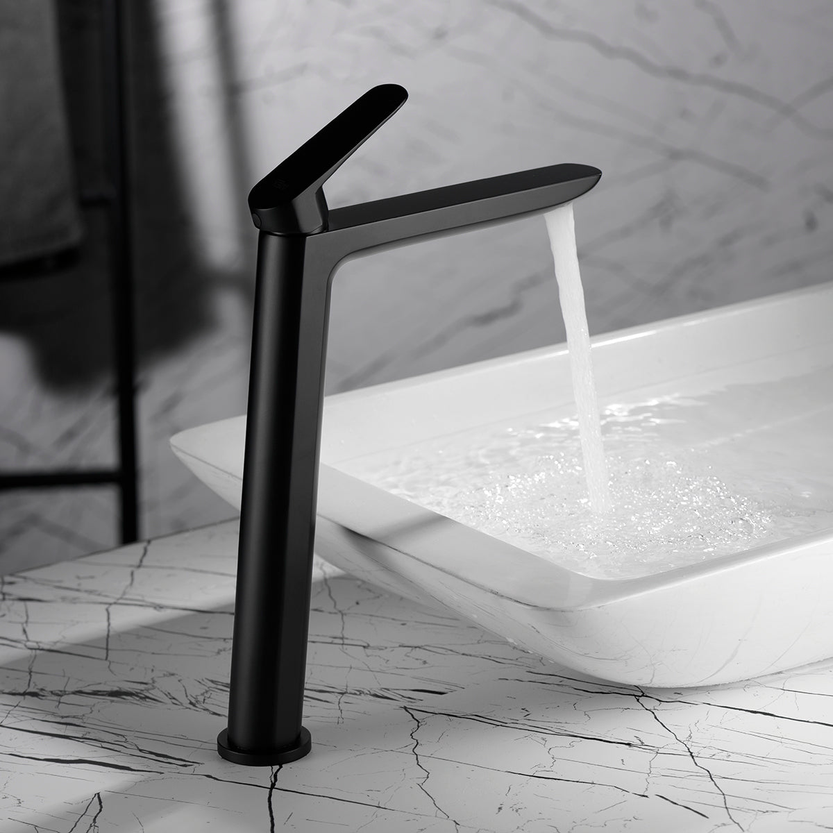 IMEX Miscelatore monocomando lavabo alto in ottone e zama nero opaco con cartuccia ceramica 25mm, tubi flessibili 3/8, aeratore ultrasottile modello Belgica Imex-BDZ044-3NG