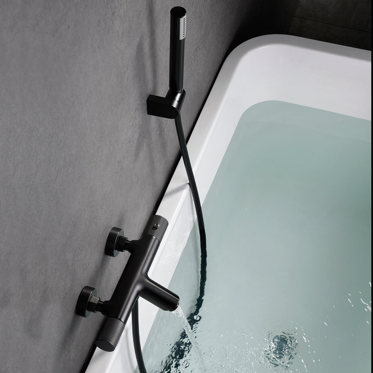 IMEX Miscelatore vasca-doccia termostatico nero opaco in ottone con finitura PVD, tubo flessibile PVC, supporto maniglia ABS, cartuccia termostatica TURN CLEAN SYSTEM, serie LINE - Imex-BTD038-4BGM