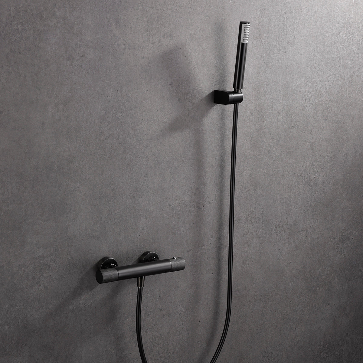 IMEX Miscelatore doccia termostatico in ottone black gun metal, finitura PVD, supporto doccia in ABS nero, tubo flessibile PVC, maniglia rotonda metallo, cartuccia TURN CLEAN SYSTEM - modello Imex-BTD