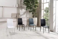 E-STYLO Sedia in similcuoio grigio e gambe rivestite in similcuoio grigio, impilabile, 42cm X 41cm H. 95cm.