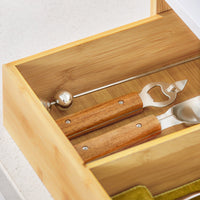 Mensola microonde Porta microonde Scaffale Cucina con 2 ripiani, 1 porta asciugamani e 1 cassetto mini ripiano portaspezie 55x35x49cm KCR07-WN