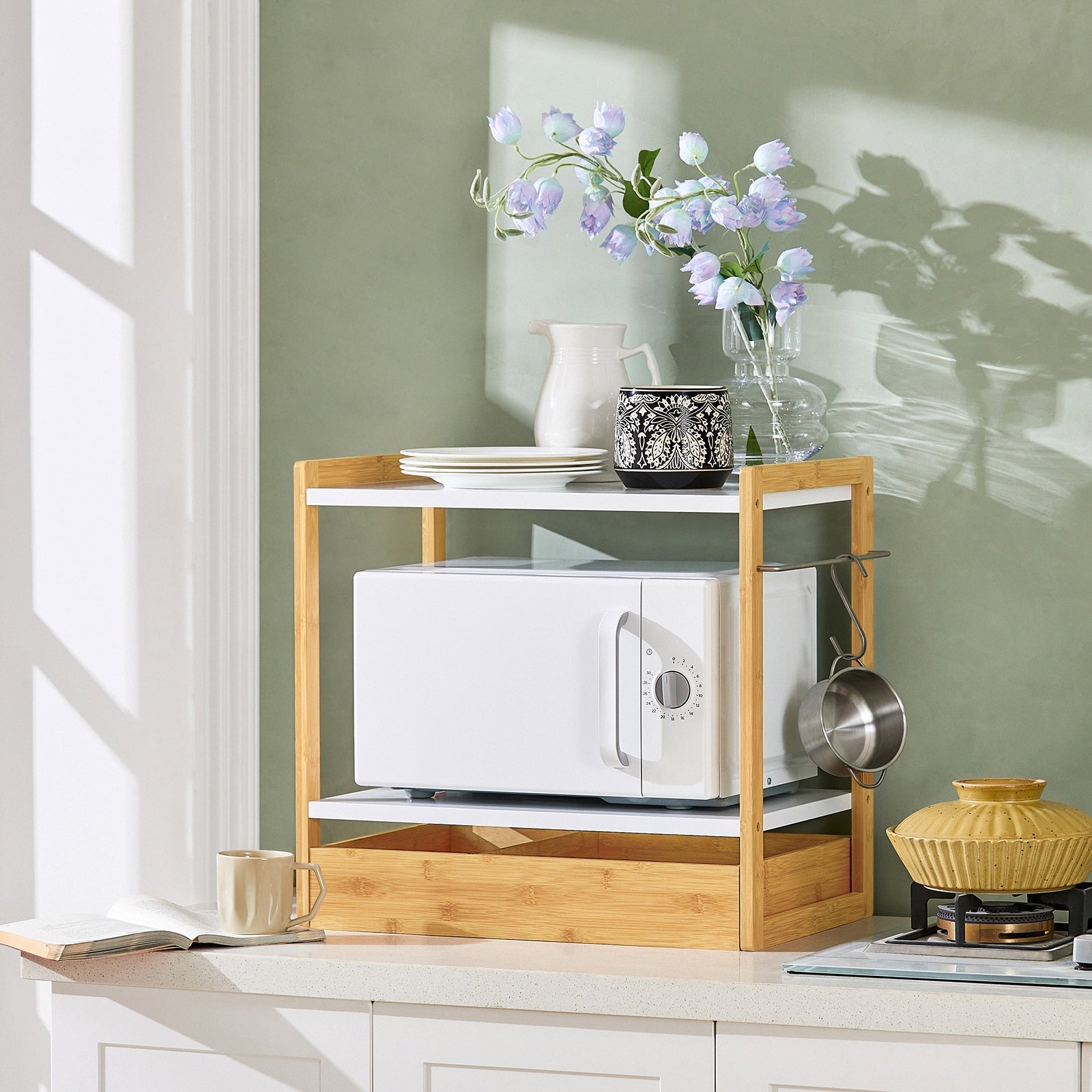 Mensola microonde Porta microonde Scaffale Cucina con 2 ripiani, 1 porta asciugamani e 1 cassetto mini ripiano portaspezie 55x35x49cm KCR07-WN