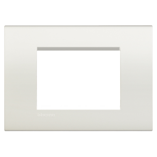 Bticino placca living light tecnopolimero *** colore bianco opaco, numero posti 3 posti, confezione 1