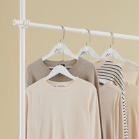 SoBuy KLS03-II-W Telescopic Appendiabiti da Terra, Robusto Stand Appendiabiti con Aste, Armadio Aperto Regolabile per Camera da Letto, Bianco