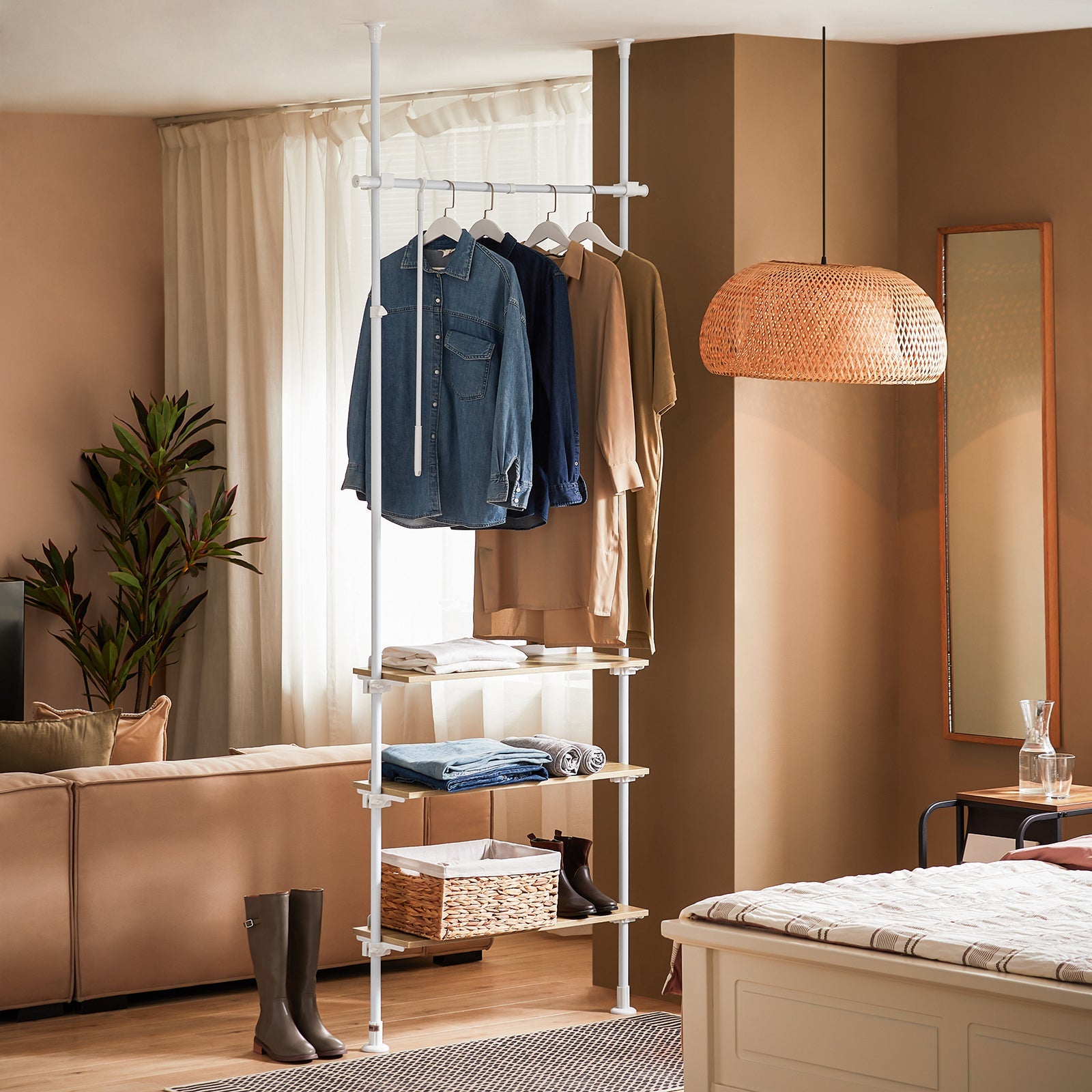 Cabina Armadio componibile da angolare Organizzazione Guardaroba con 1 asta appendiabiti e 3 ripiani L97xP24xA(193-262) cm Bianco-Naturale KLS14-WN