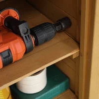 Armadio da Giardino Porta Attrezzi in Legno con 2 Ante e 4 Scaffali, Piano in Lamiera, 75x40x90 cm