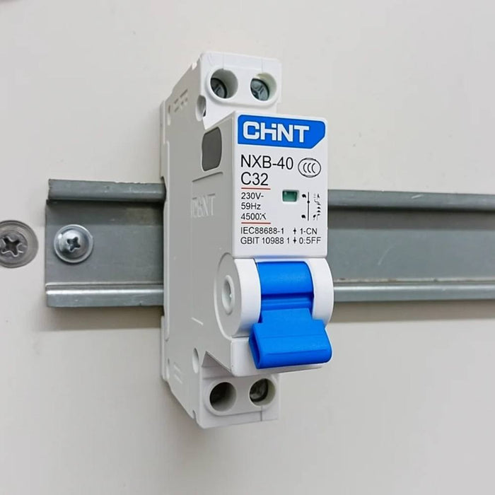 Chint 817020 nxb-40 c32-1pn-4,5 interruttore magnetotermico 1p+n 32a 4,5ka