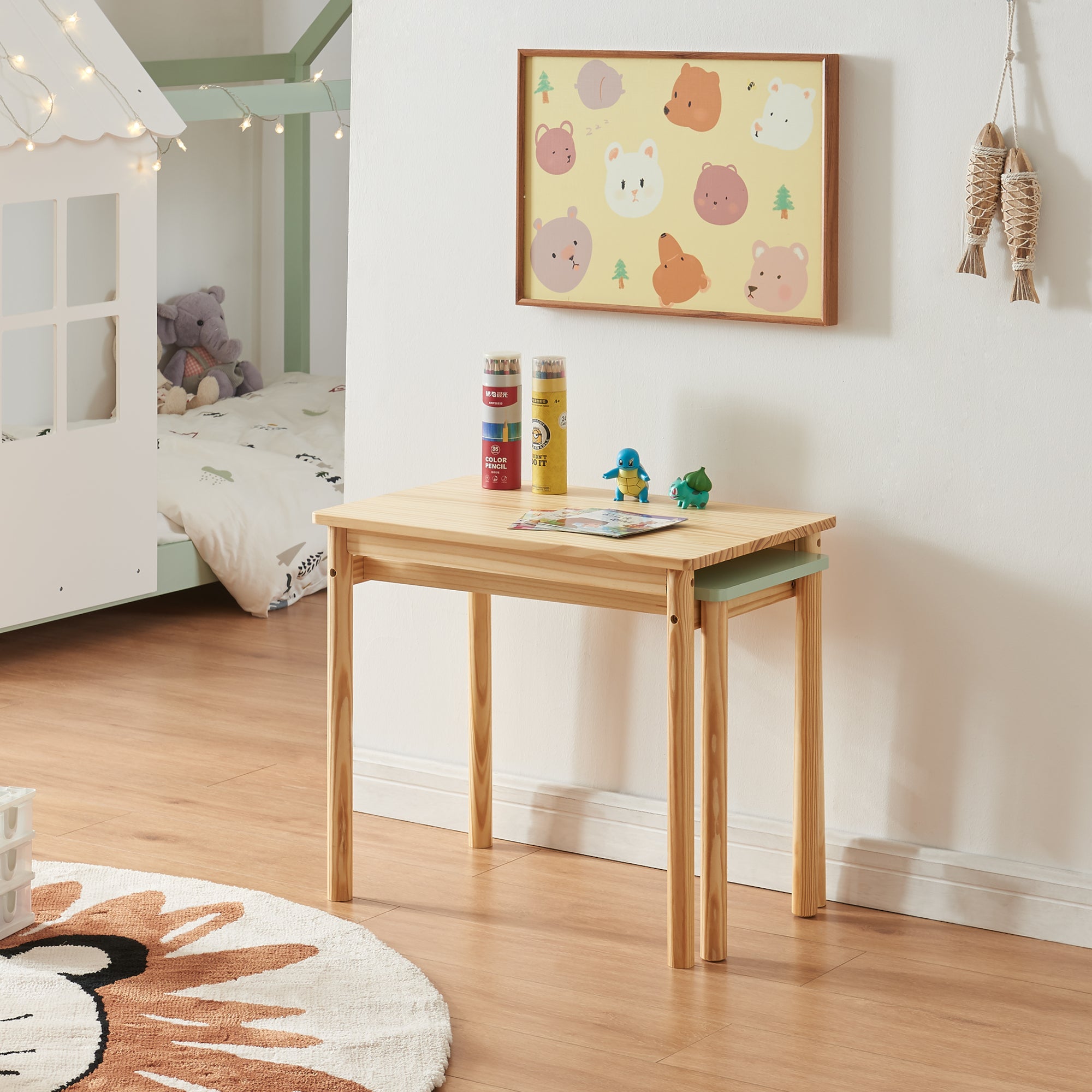 Tavolo per Bambini Skellefteå con Piano Estraibile - Legno Naturale / Menta Verde [en.casa]