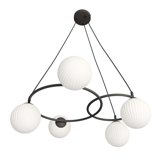 Lampadario 5 Luci Eolo A Cerchi E Diffusori In Vetro Rigato Opale