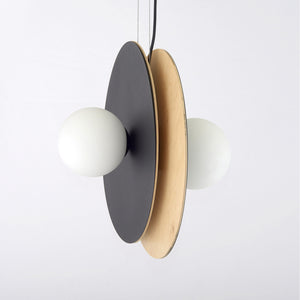 Sospensione Minimal Nordica Brigid 4 Luci In Acciaio Nero E Legno Vetro Bianco