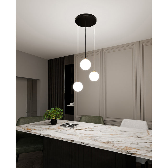Sospensione Contemporanea Nuada 3 Luci In Acciaio Nero/Oro Sfere Vetro Bianco