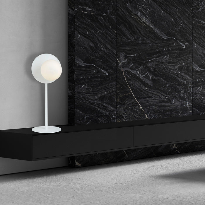 Lampada Da Tavolo Contemporanea Ippolita 1 Luce In Acciaio Bianco E Vetro Opalino