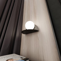 Applique 1 Luce Indiretta Agni Con Base In Acciaio Nero E Vetro Opale