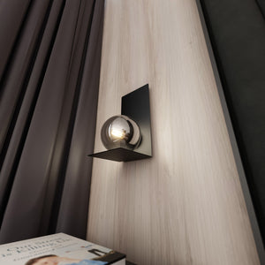 Applique Minimal 1 Luce Indiretta Agni Con Base In Acciaio Nero E Vetro Fumè