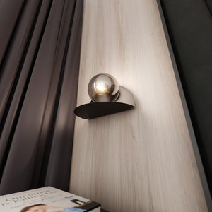 Applique 1 Luce Indiretta Agni Con Base In Acciaio Nero E Vetro Fumè