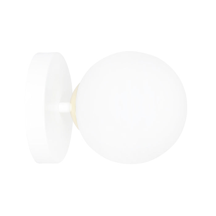 Applique A 1 Luce Vishnu In Acciaio Bianco E Sfera In Vetro Bianco E Oro