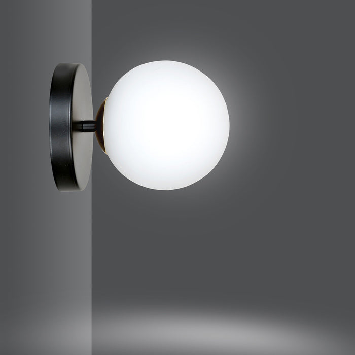 Applique A 1 Luce Vishnu In Acciaio Nero E Sfera In Vetro Bianco E Oro