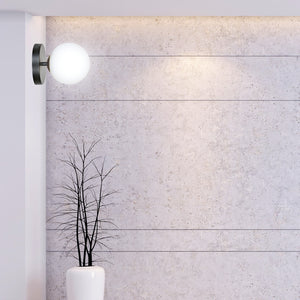 Applique A 1 Luce Vishnu In Acciaio Nero E Sfera In Vetro Bianco E Oro