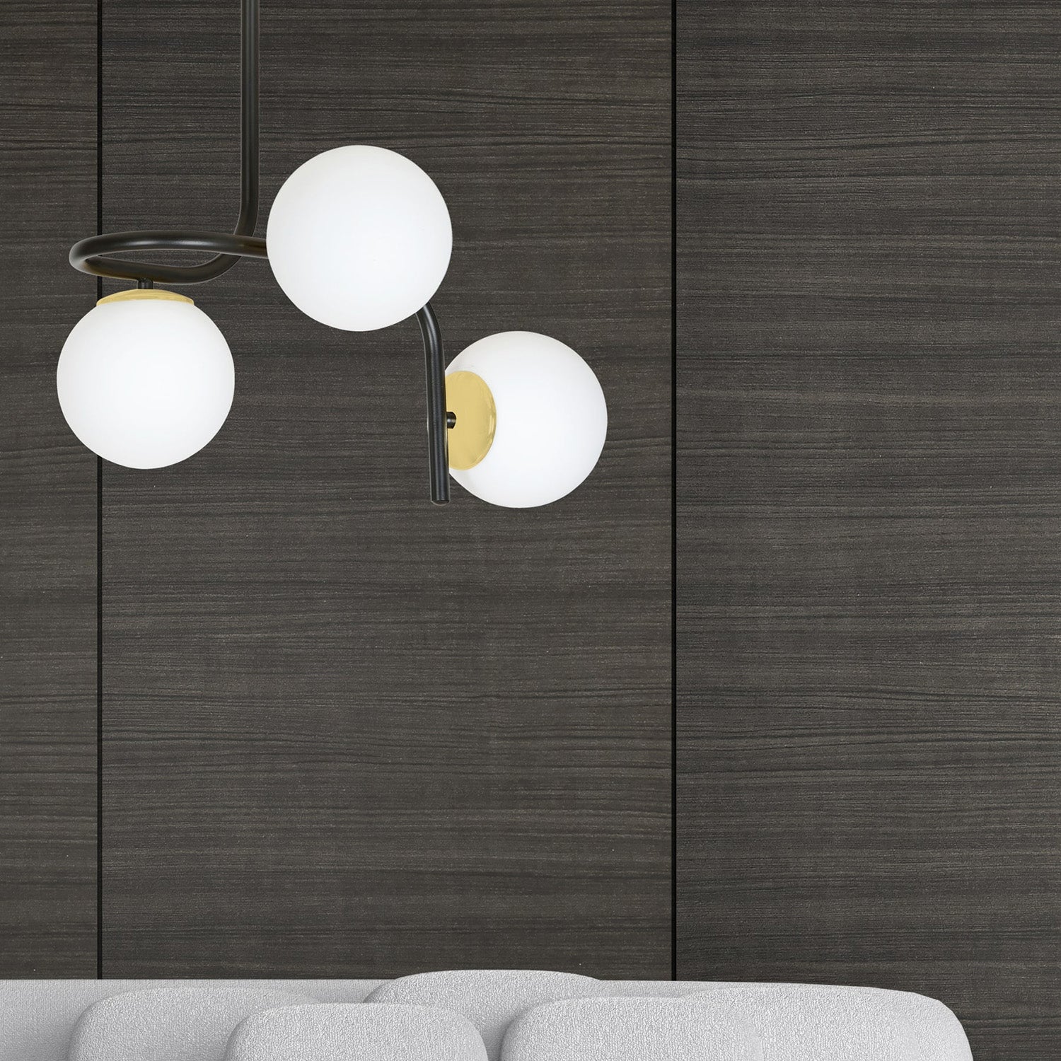 Lampadario 3 Luci Kalf In Acciaio Nero A Bracci E Sfere In Vetro Opalino E Oro