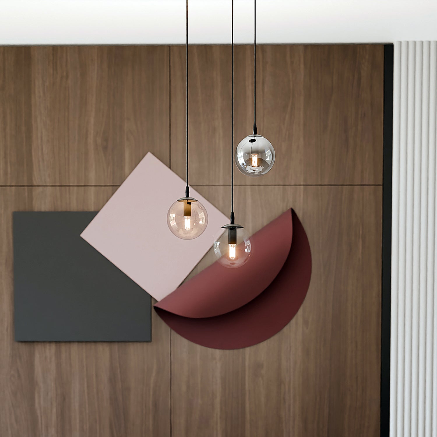 Sospensione 3 Luci Kali In Acciaio Nero Base Tonda E Sfere In Vetro Multicolor