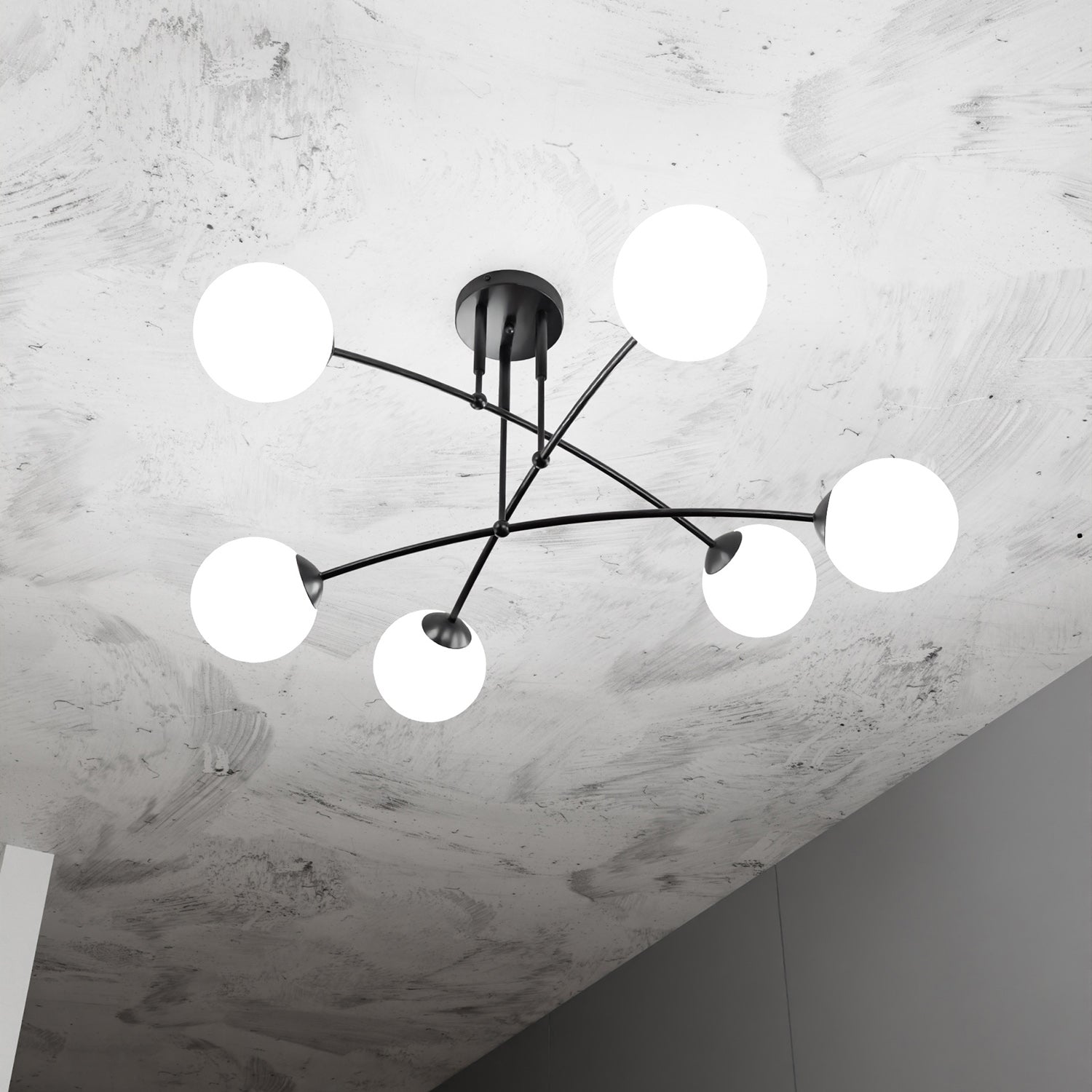 Plafoniera Moderna 6 Luci Susanoo In Acciaio Nero E Vetri A Sfera In Bianco