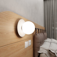 Applique 1 Luce Inari In Acciaio Bianco E Sfera In Vetro Opalino