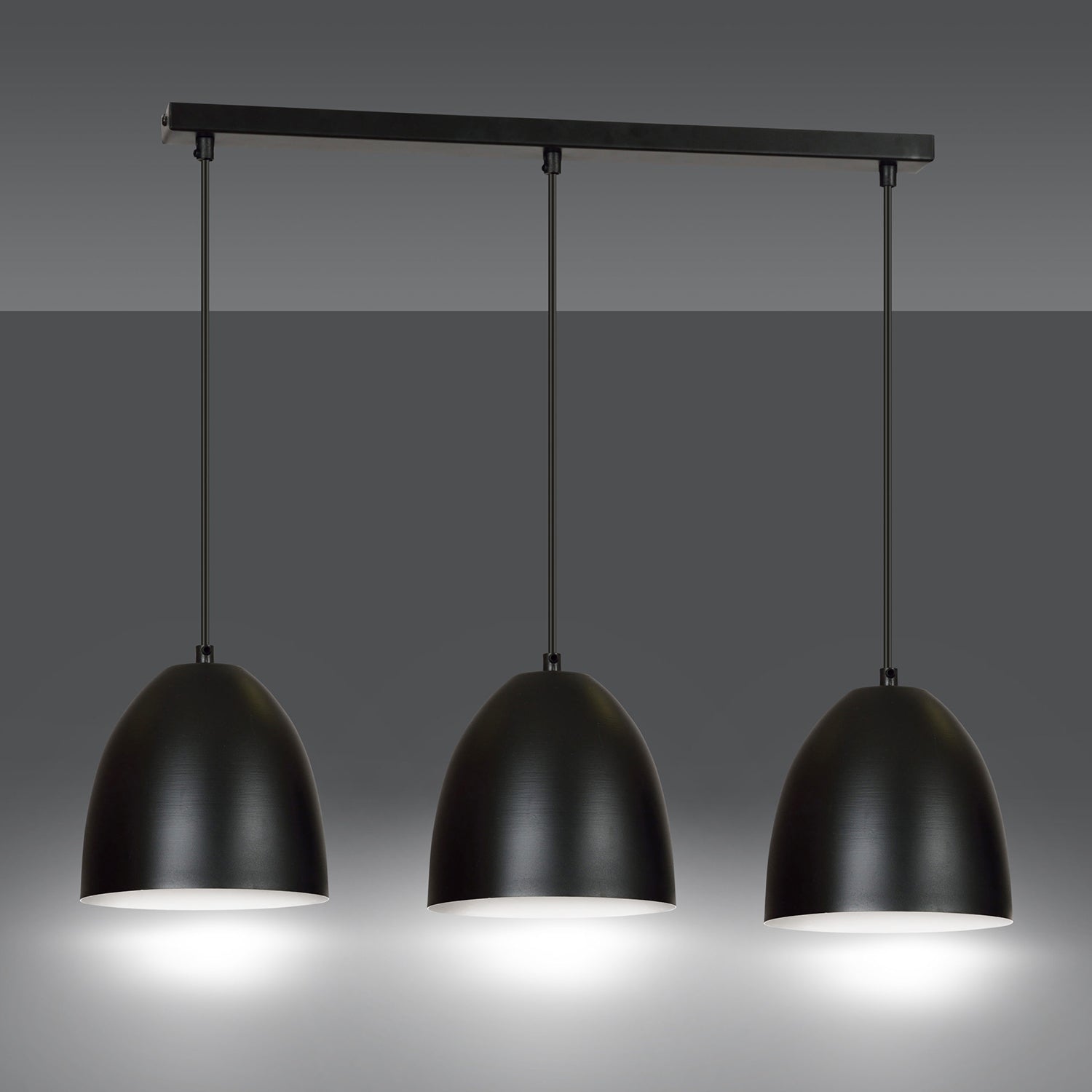 Lampadario 3 Luci Reartù In Acciaio Nero Con Cupole In Nero E Bianco